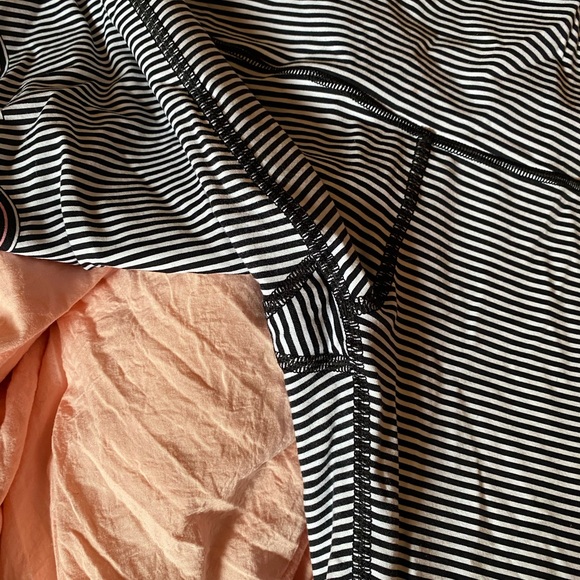 Victoria Secret Sport Leggings - Picture 2 of 3